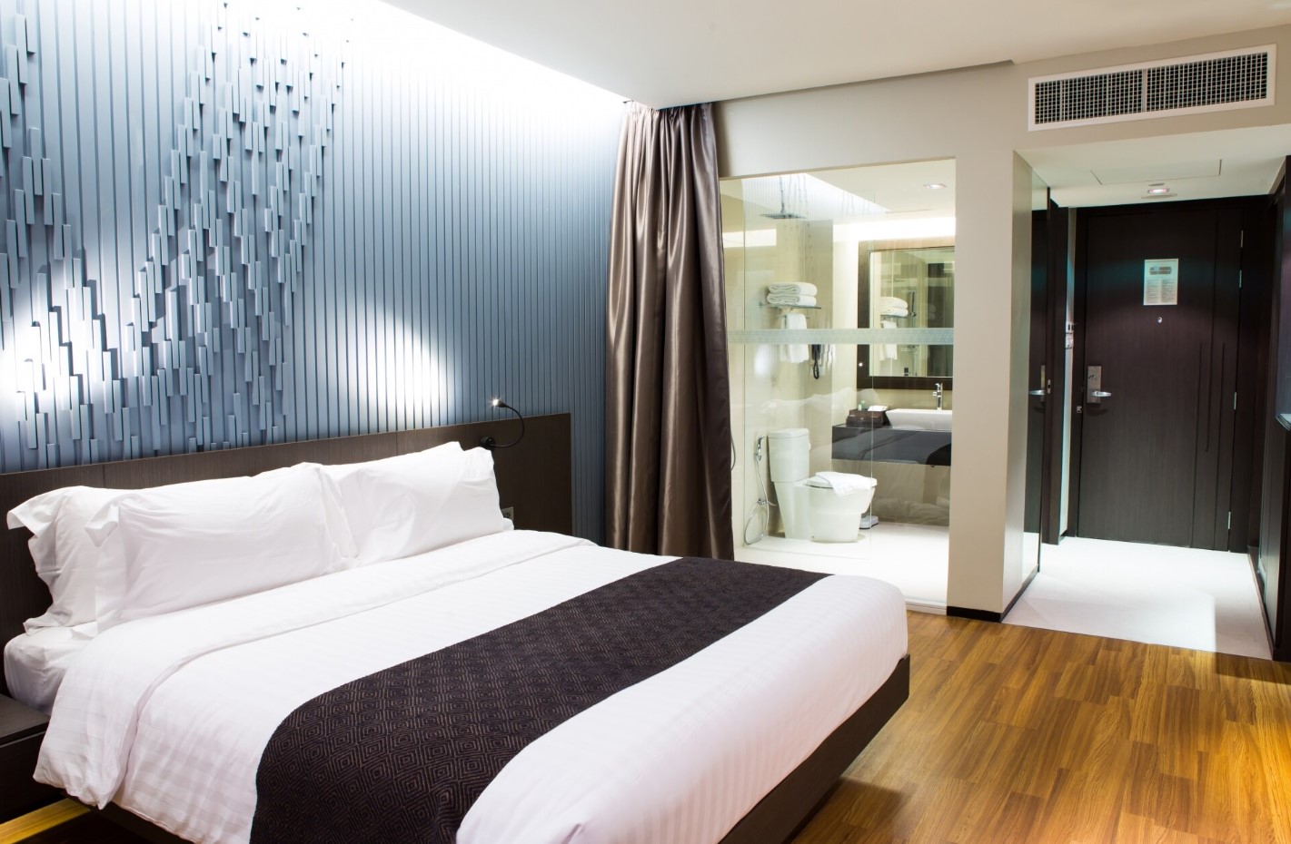stylish-hotel-room